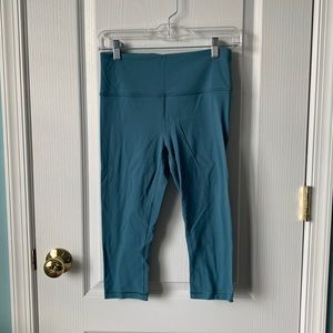 Athleta knicker crop leggings teal
